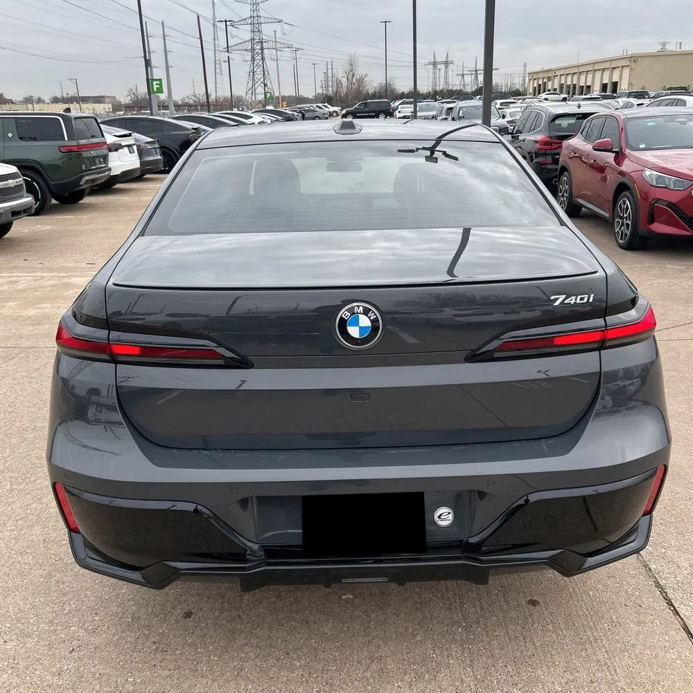 2023 BMW 7-Series 740i