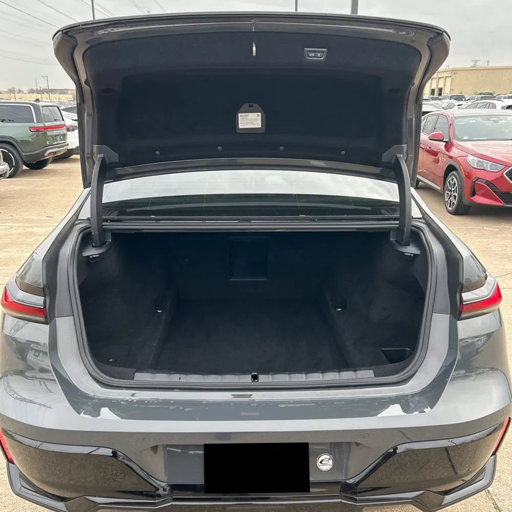 2023 BMW 7-Series 740i