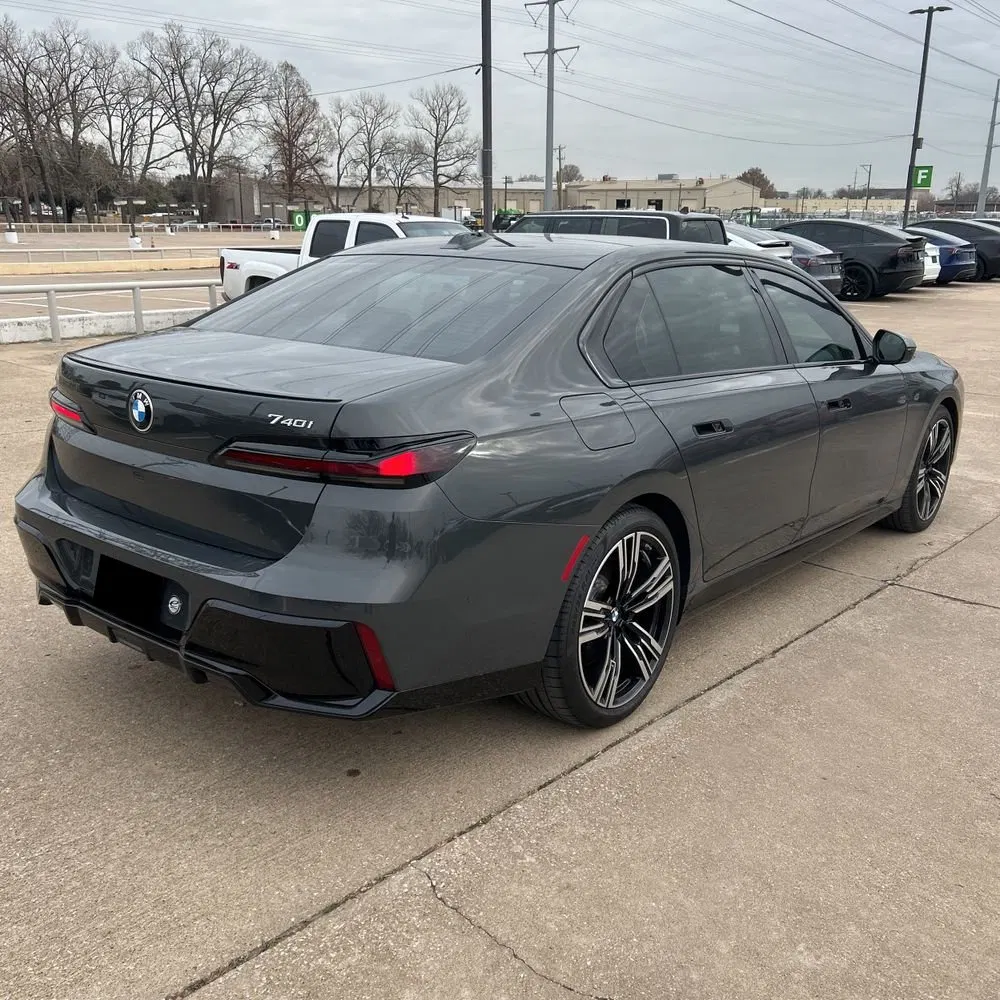 2023 BMW 7-Series 740i