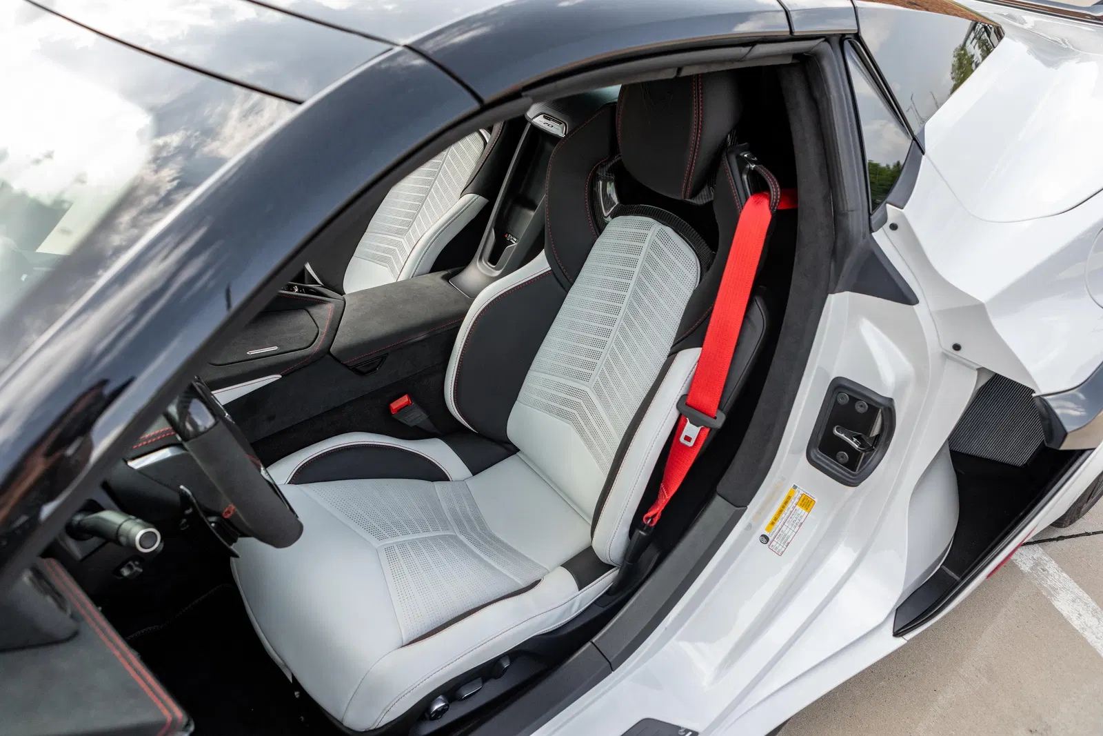 2023 Chevrolet Corvette Z06 Convertible 70th Anniversary Edition - 670-hp LT6 V8, 3LZ Trim, Carbon Ceramic Brakes