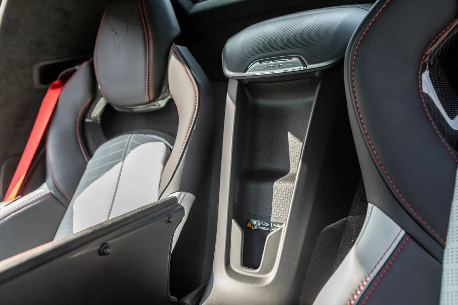 2023 Chevrolet Corvette Z06 Convertible 70th Anniversary Edition - 670-hp LT6 V8, 3LZ Trim, Carbon Ceramic Brakes