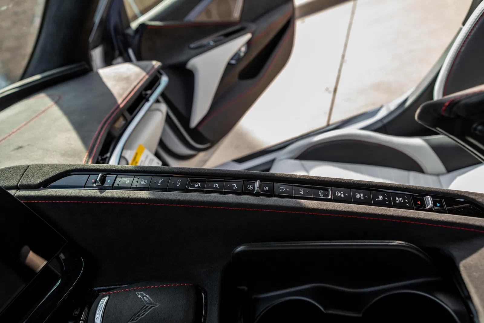 2023 Chevrolet Corvette Z06 Convertible 70th Anniversary Edition - 670-hp LT6 V8, 3LZ Trim, Carbon Ceramic Brakes