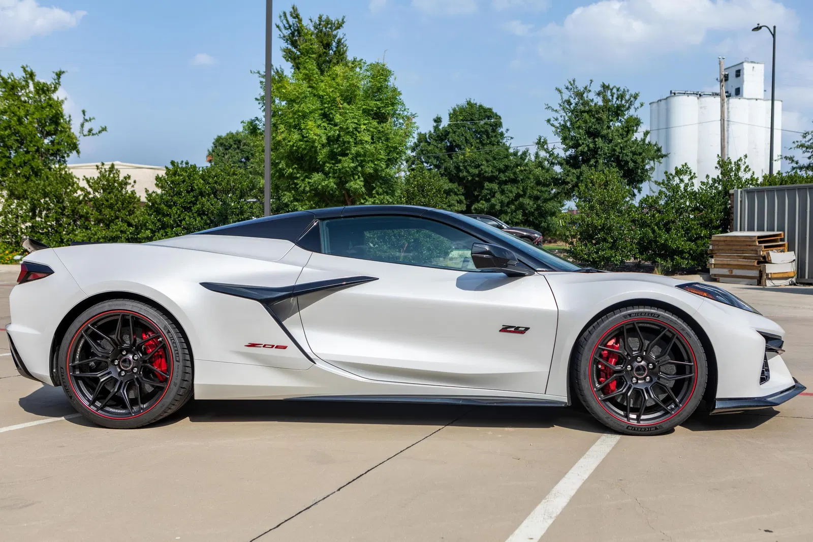 2023 Chevrolet Corvette Z06 Convertible 70th Anniversary Edition - 670-hp LT6 V8, 3LZ Trim, Carbon Ceramic Brakes