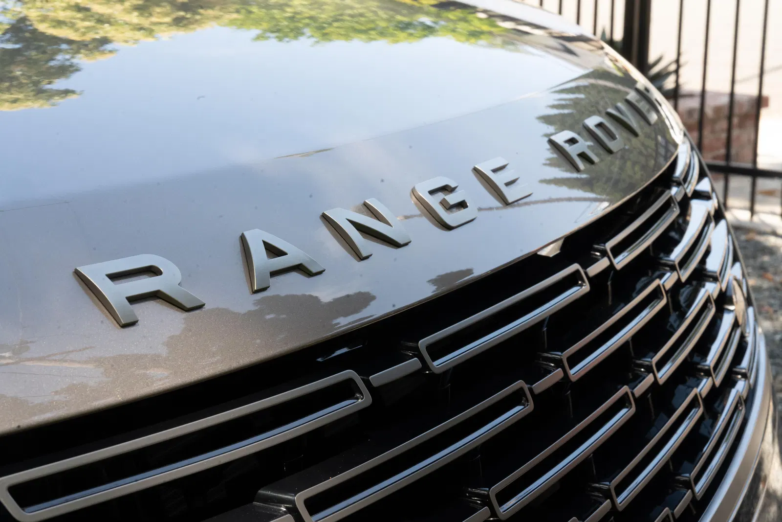 2023 Range Rover P530 SE LWB - Twin-Turbo V8, AWD, Technology Pack, Unmodified