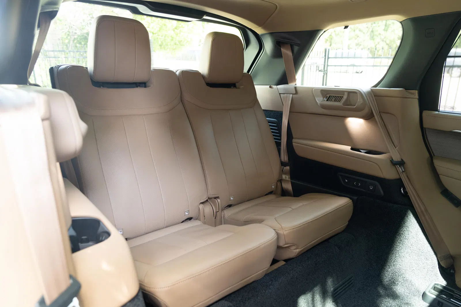 2023 Range Rover P530 SE LWB - Twin-Turbo V8, AWD, Technology Pack, Unmodified