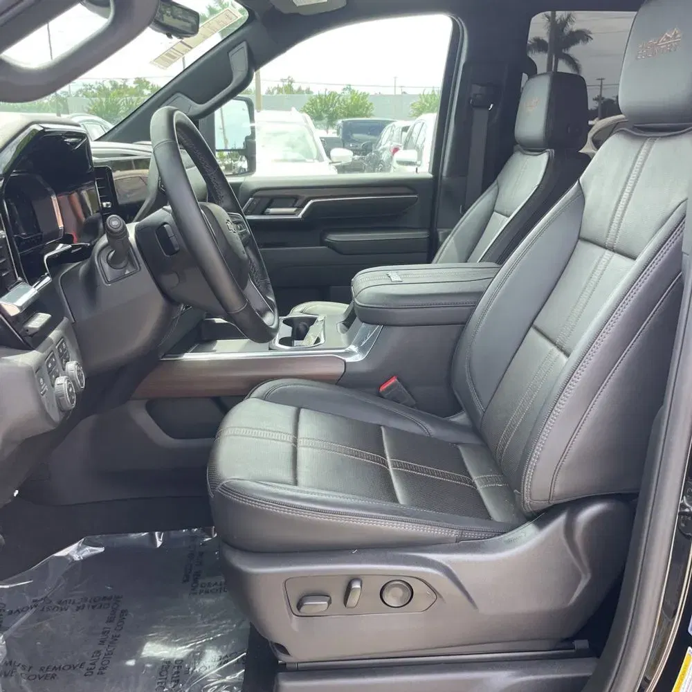 2025 Chevrolet Silverado 3500HD High Country