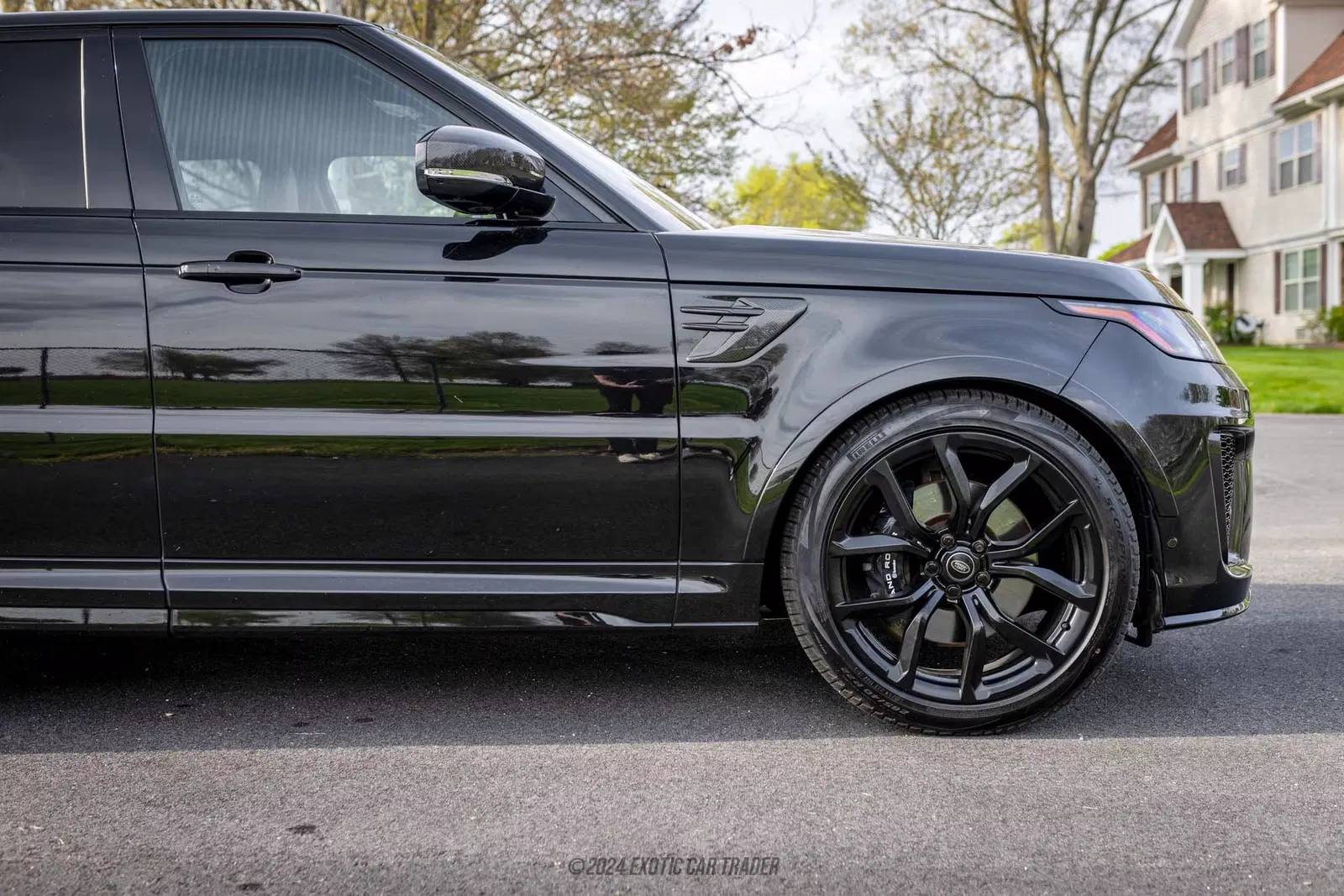 2022 Land Rover Range Rover Sport SVR Carbon Edition