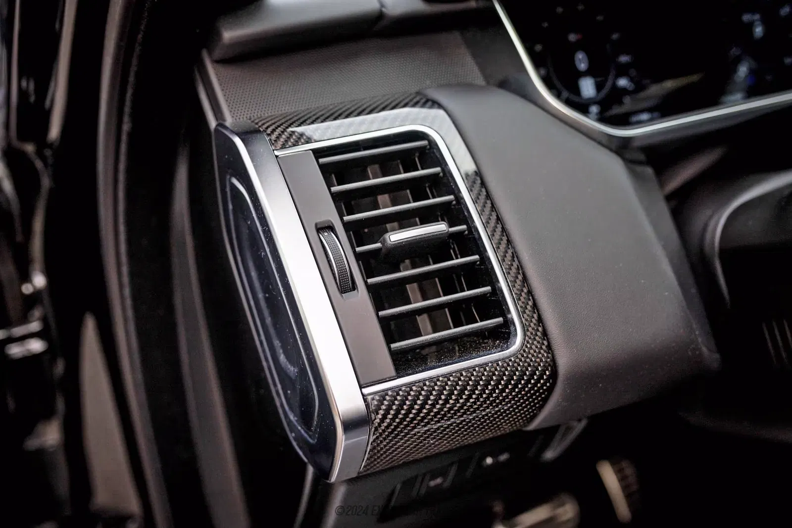 2022 Land Rover Range Rover Sport SVR Carbon Edition