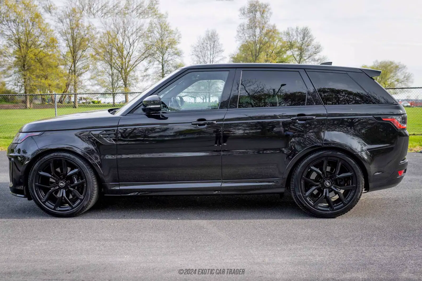 2022 Land Rover Range Rover Sport SVR Carbon Edition