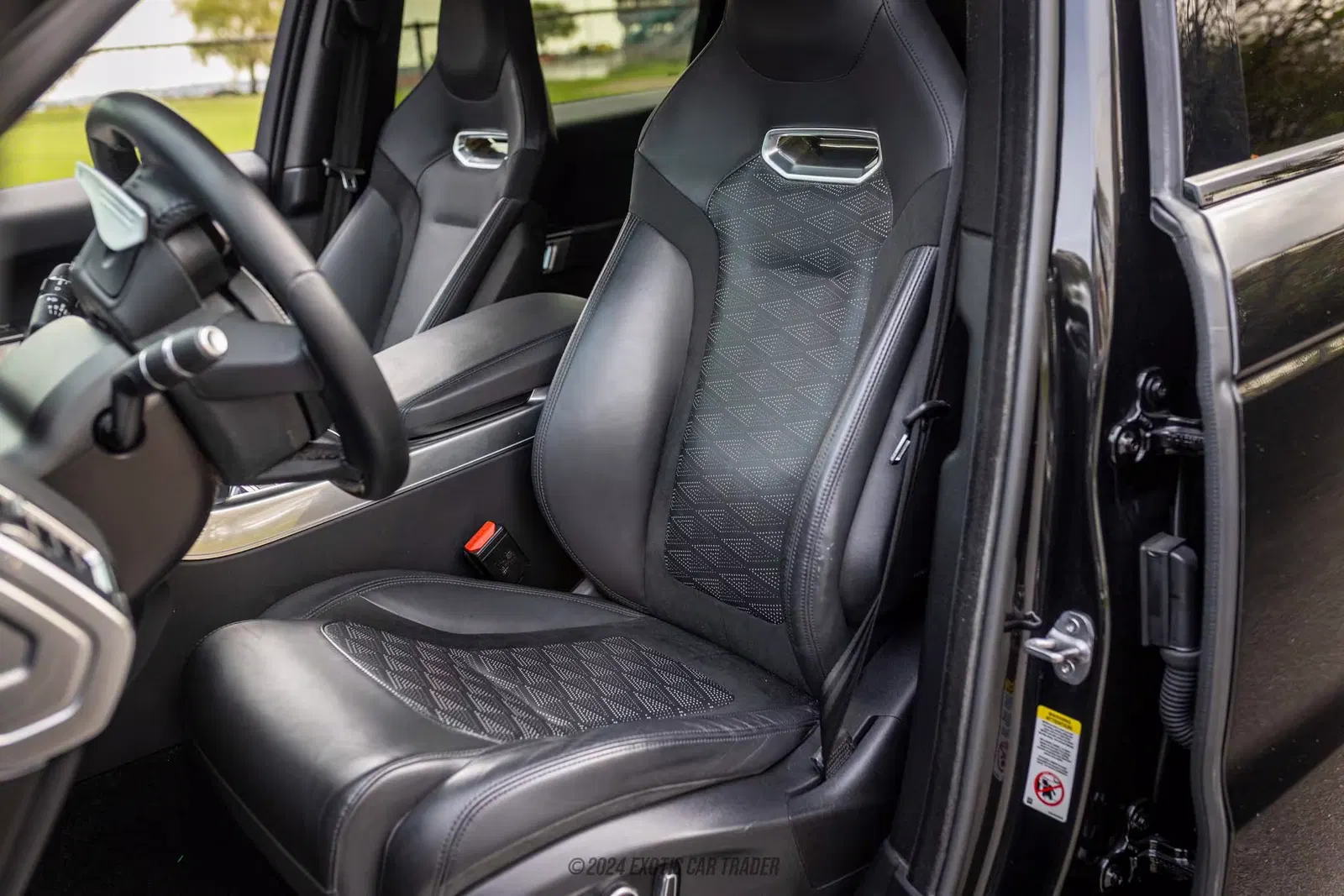 2022 Land Rover Range Rover Sport SVR Carbon Edition