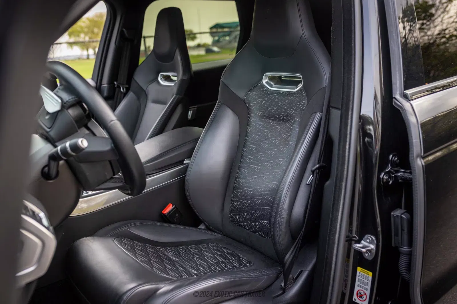 2022 Land Rover Range Rover Sport SVR Carbon Edition