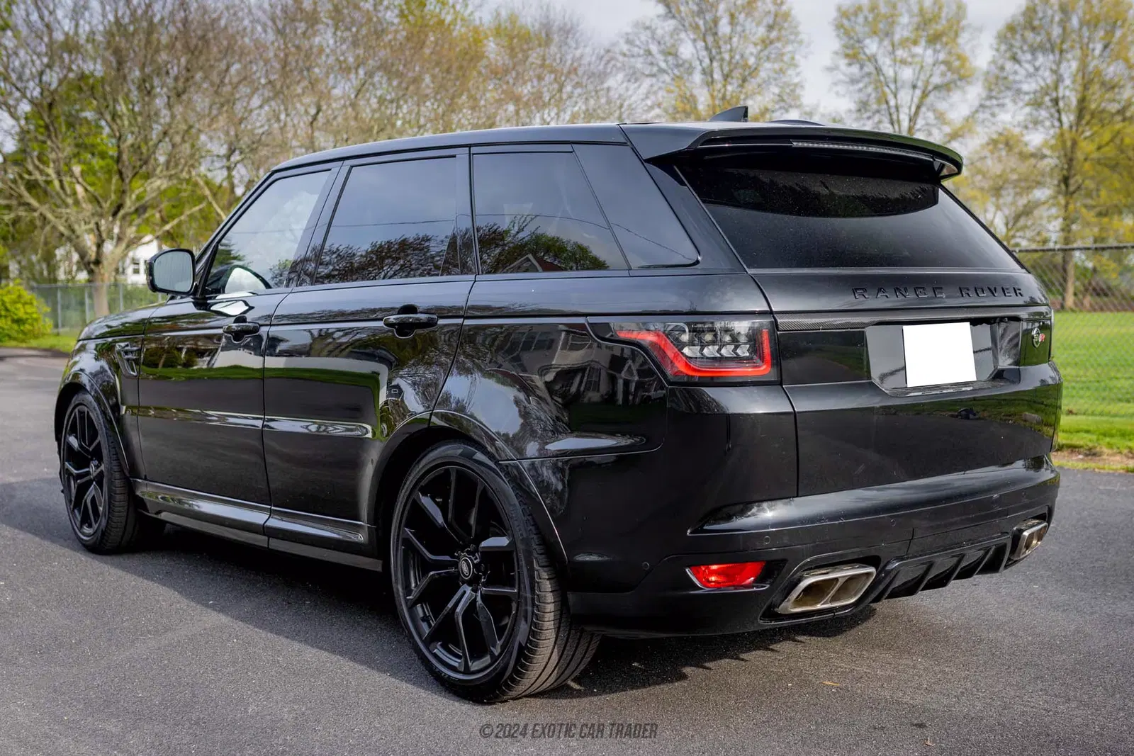 2022 Land Rover Range Rover Sport SVR Carbon Edition