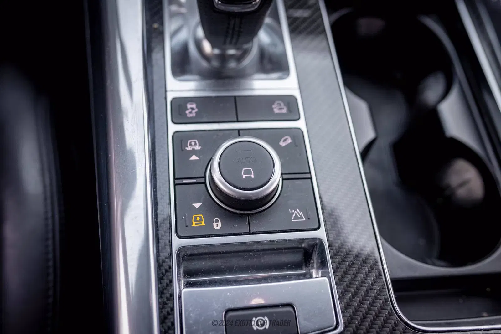 2022 Land Rover Range Rover Sport SVR Carbon Edition