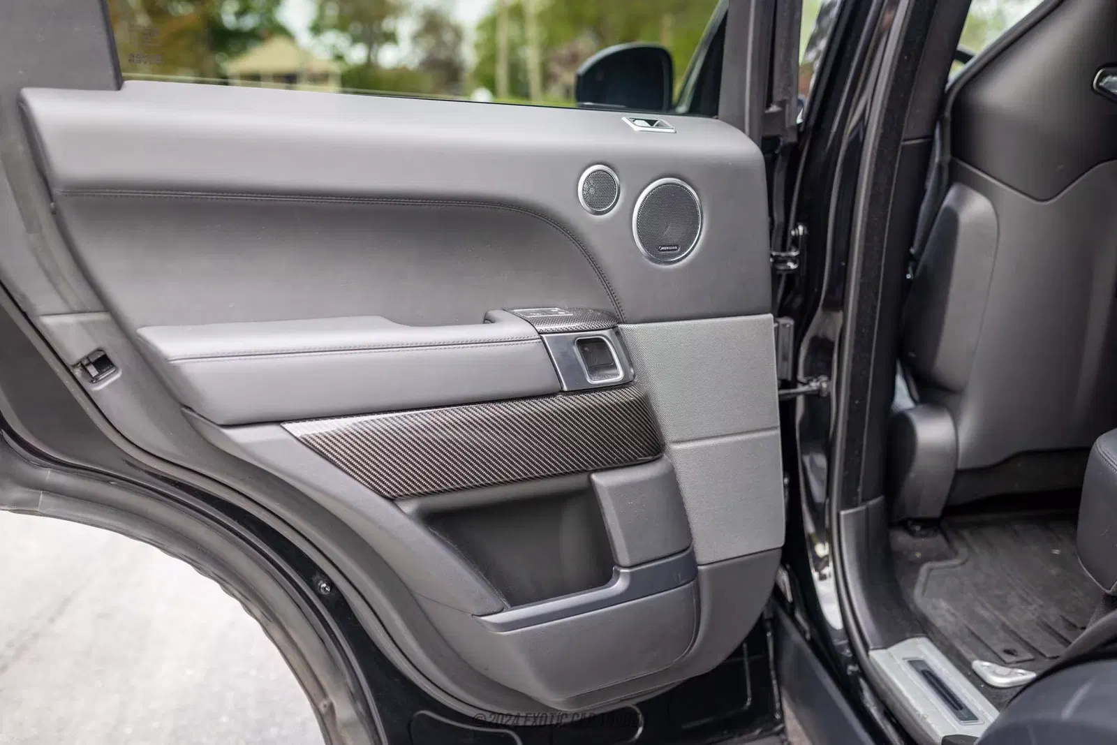 2022 Land Rover Range Rover Sport SVR Carbon Edition