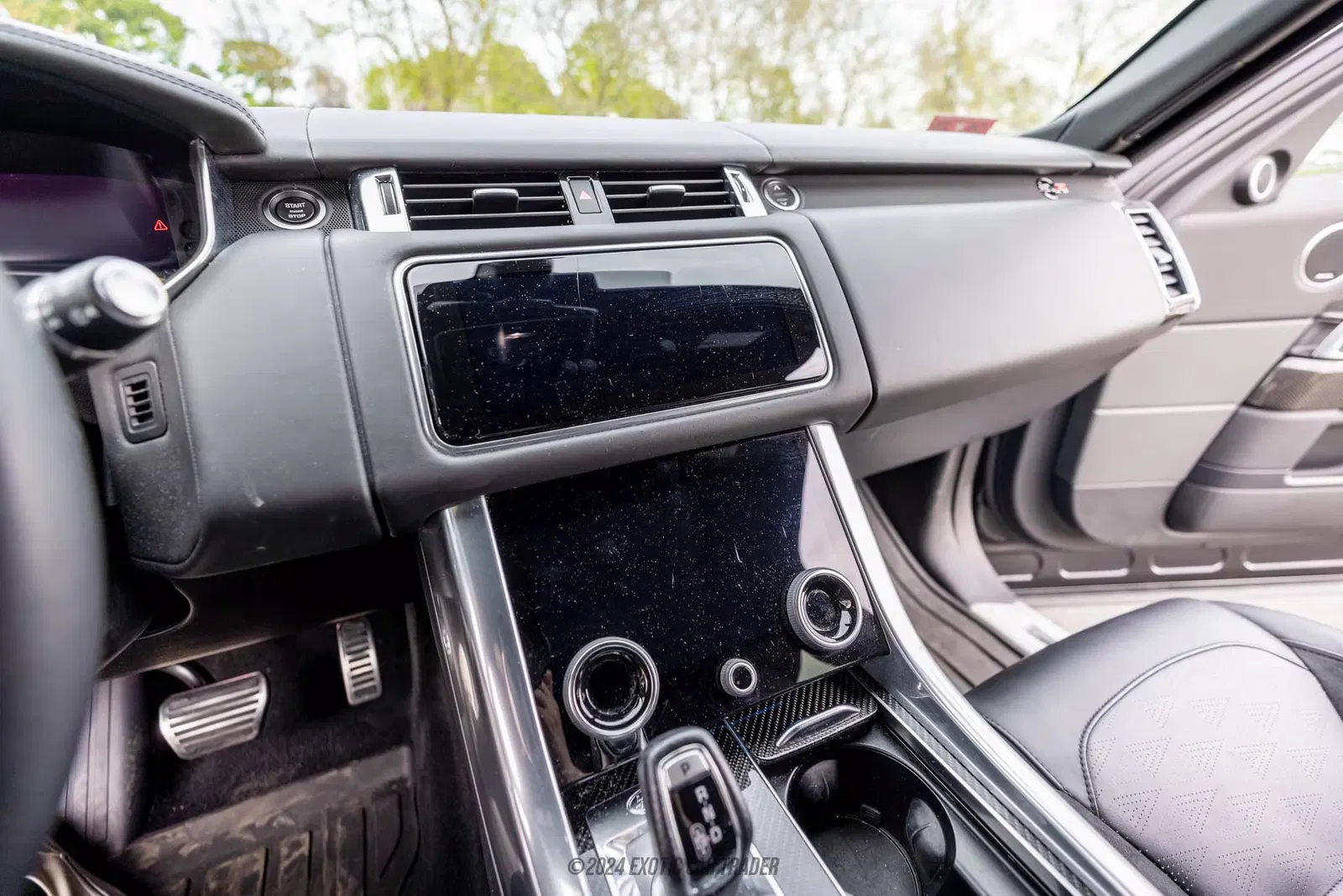 2022 Land Rover Range Rover Sport SVR Carbon Edition