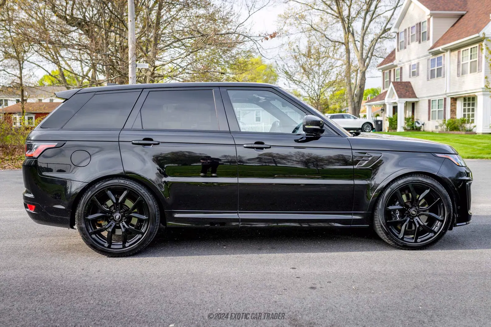 2022 Land Rover Range Rover Sport SVR Carbon Edition