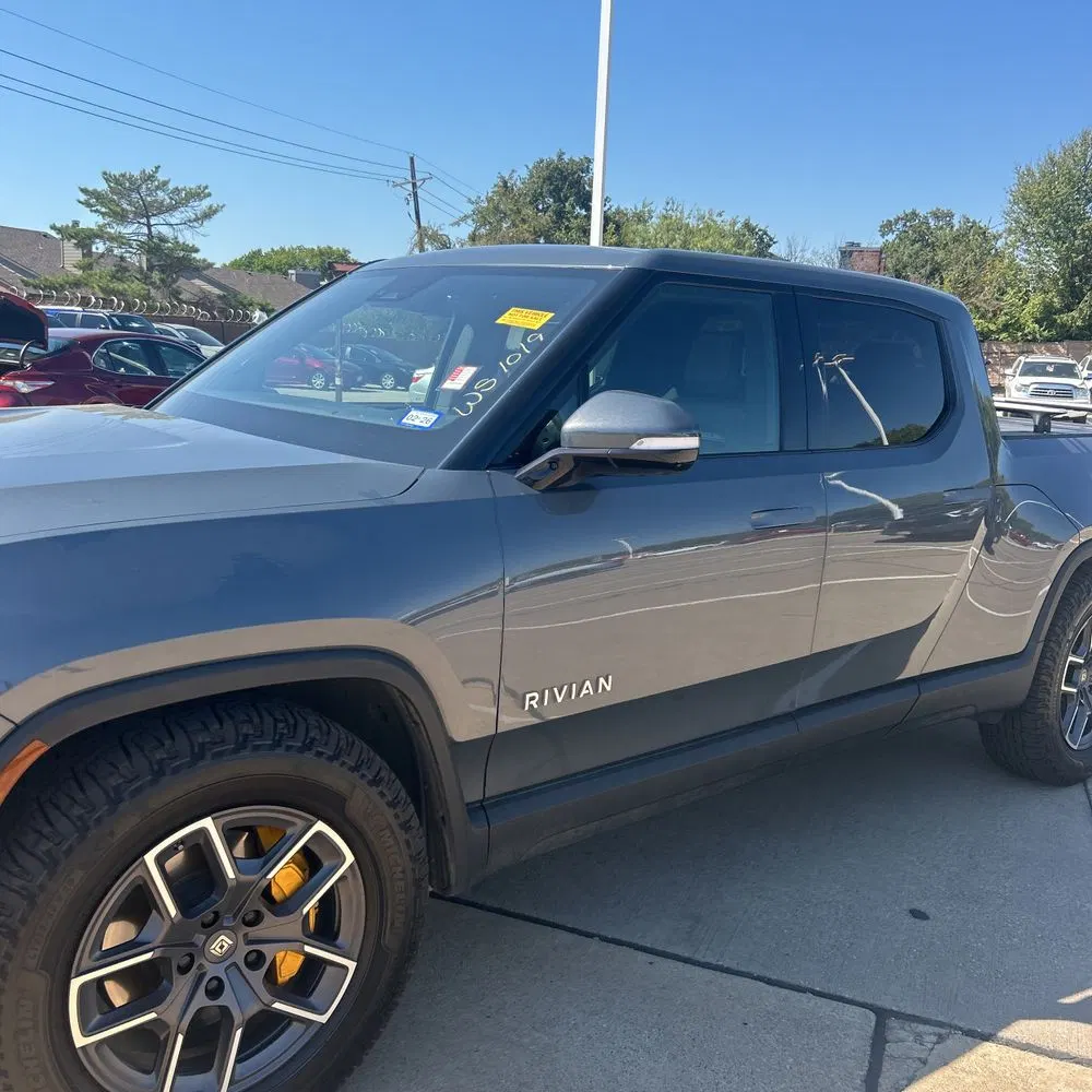 2023 Rivian R1T Adventure Quad-Motor