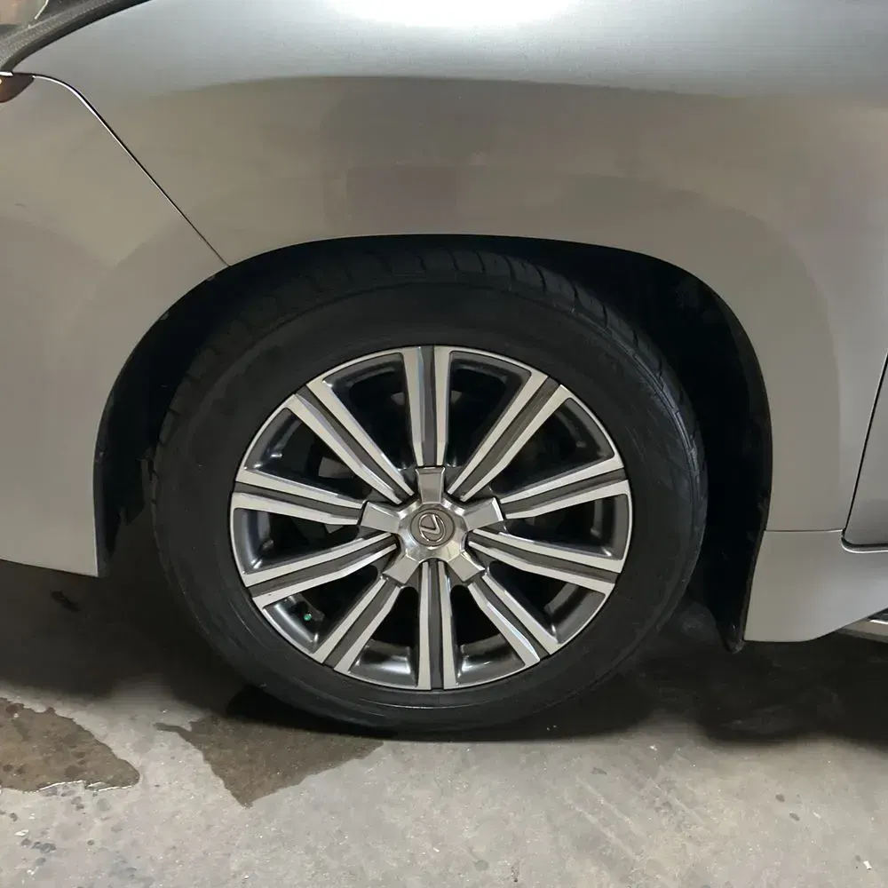 2018 Lexus LX 570 Two-Row
