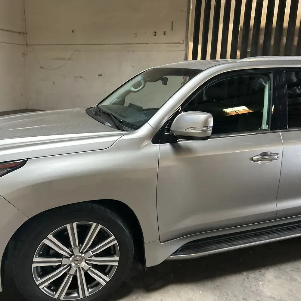 2018 Lexus LX 570 Two-Row