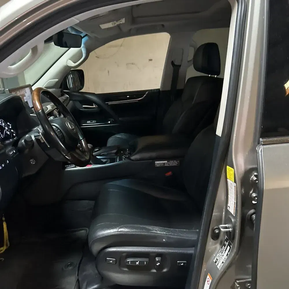 2018 Lexus LX 570 Two-Row