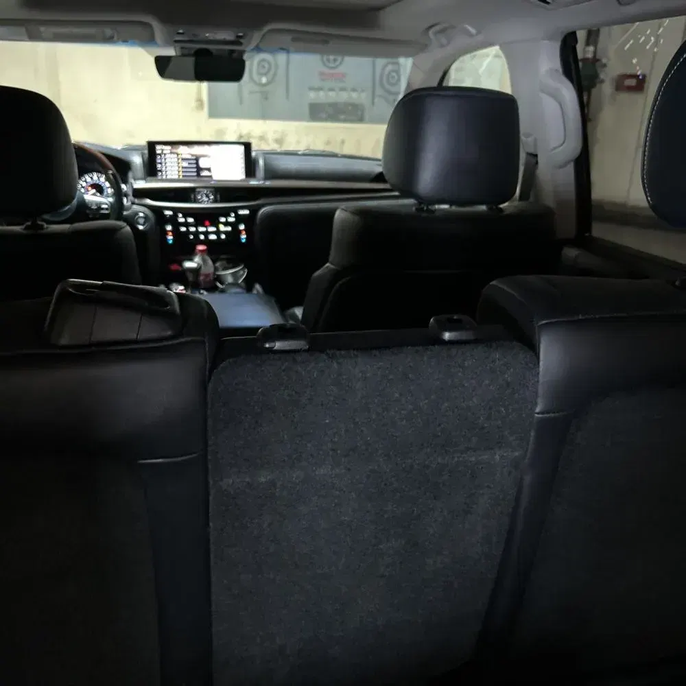 2018 Lexus LX 570 Two-Row