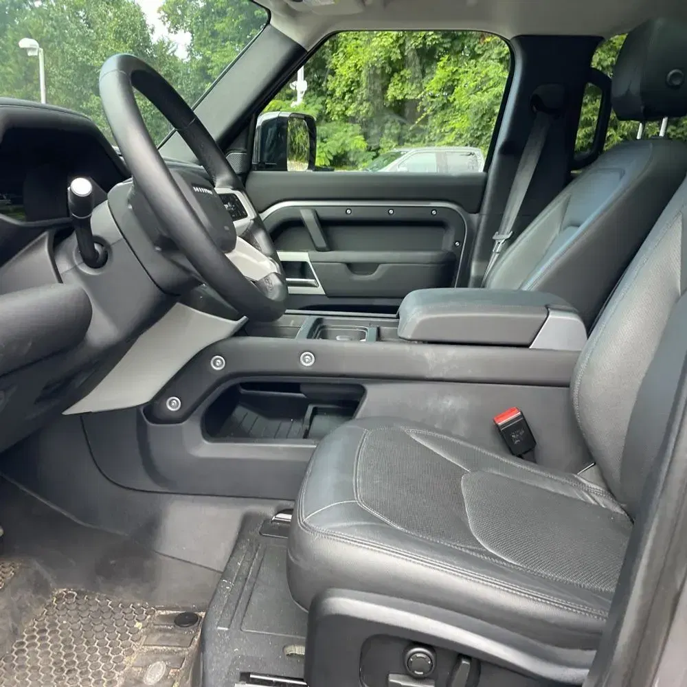 2024 Land Rover Defender 110 S P300