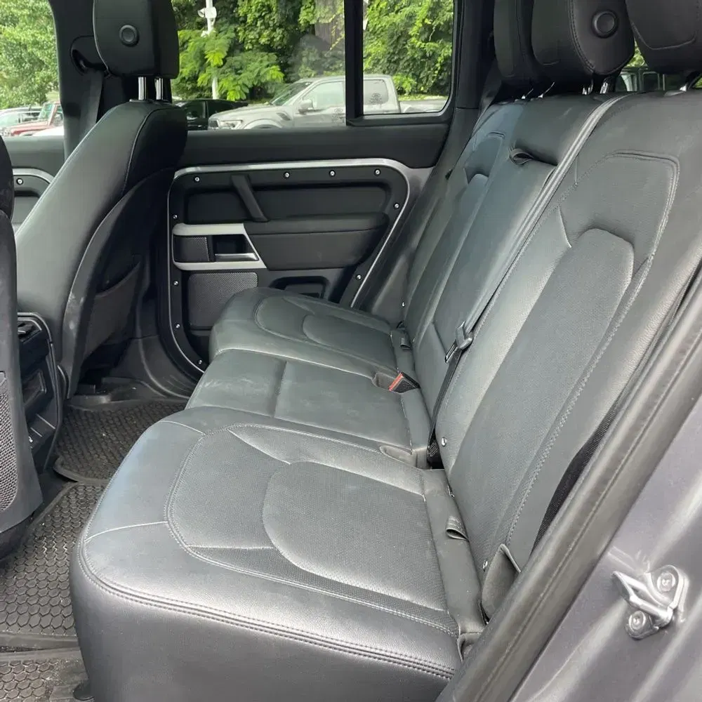 2024 Land Rover Defender 110 S P300