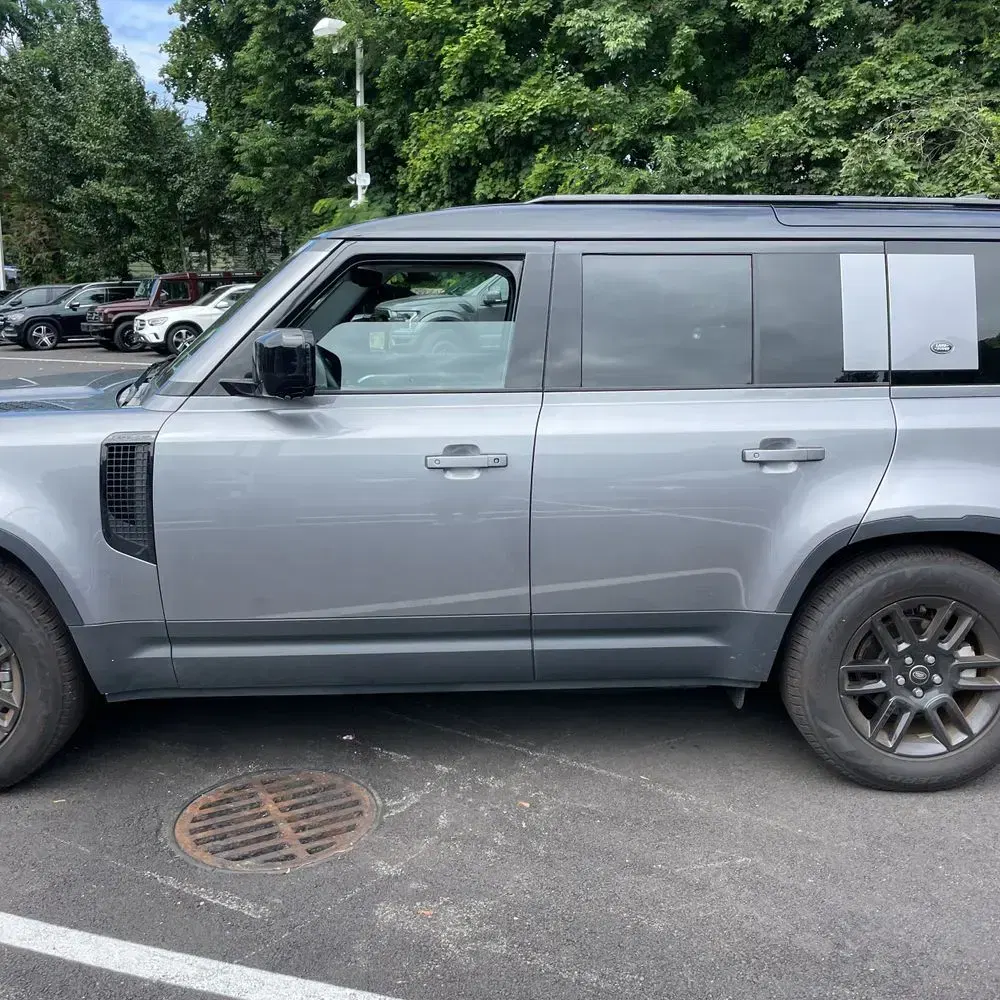 2024 Land Rover Defender 110 S P300