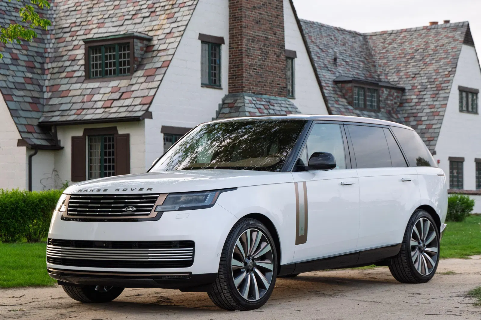 2022 Range Rover P530 SV LWB - 523-hp Turbocharged V8, AWD, Highly-Equipped, Unmodified