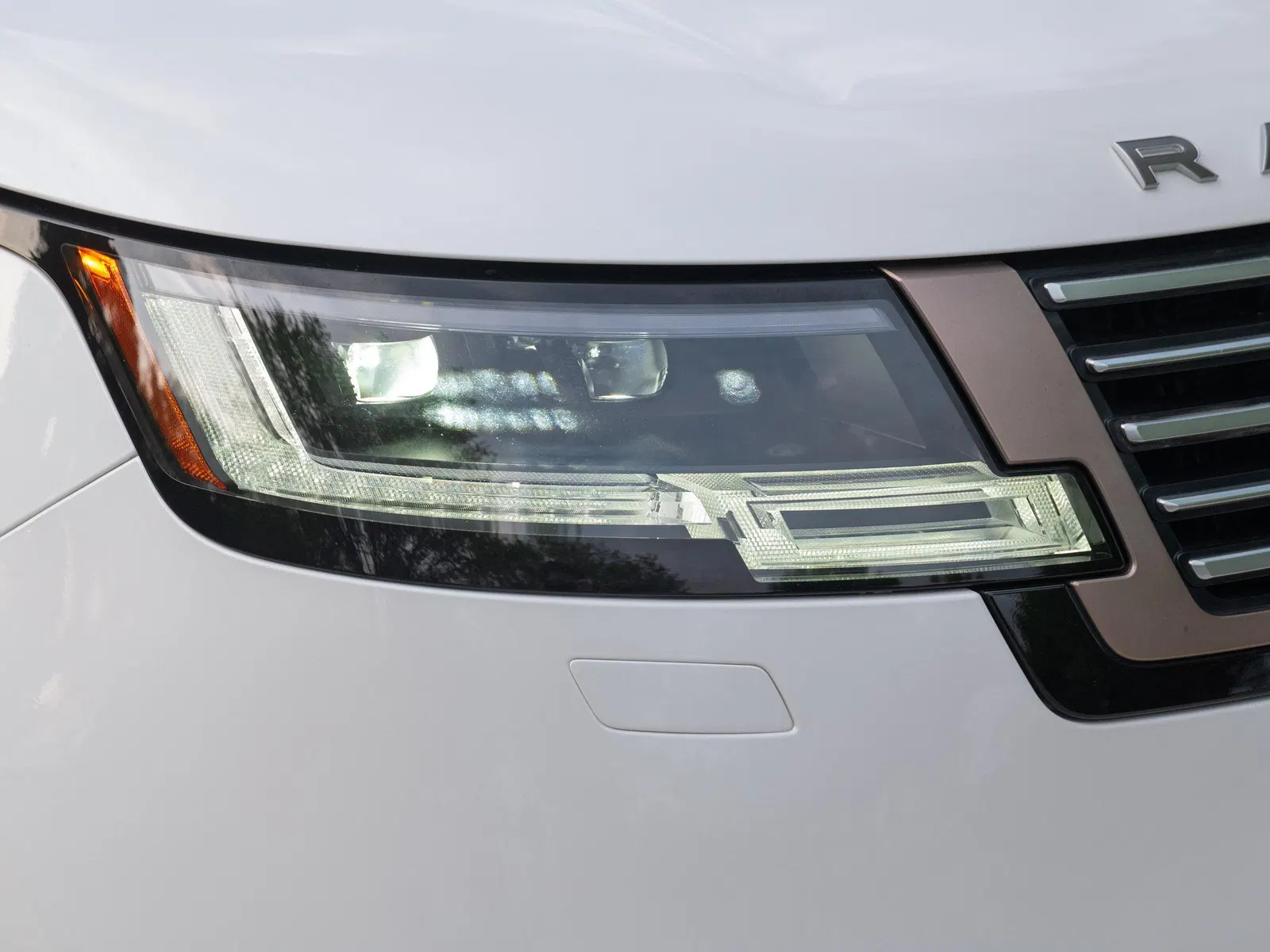 2022 Range Rover P530 SV LWB - 523-hp Turbocharged V8, AWD, Highly-Equipped, Unmodified