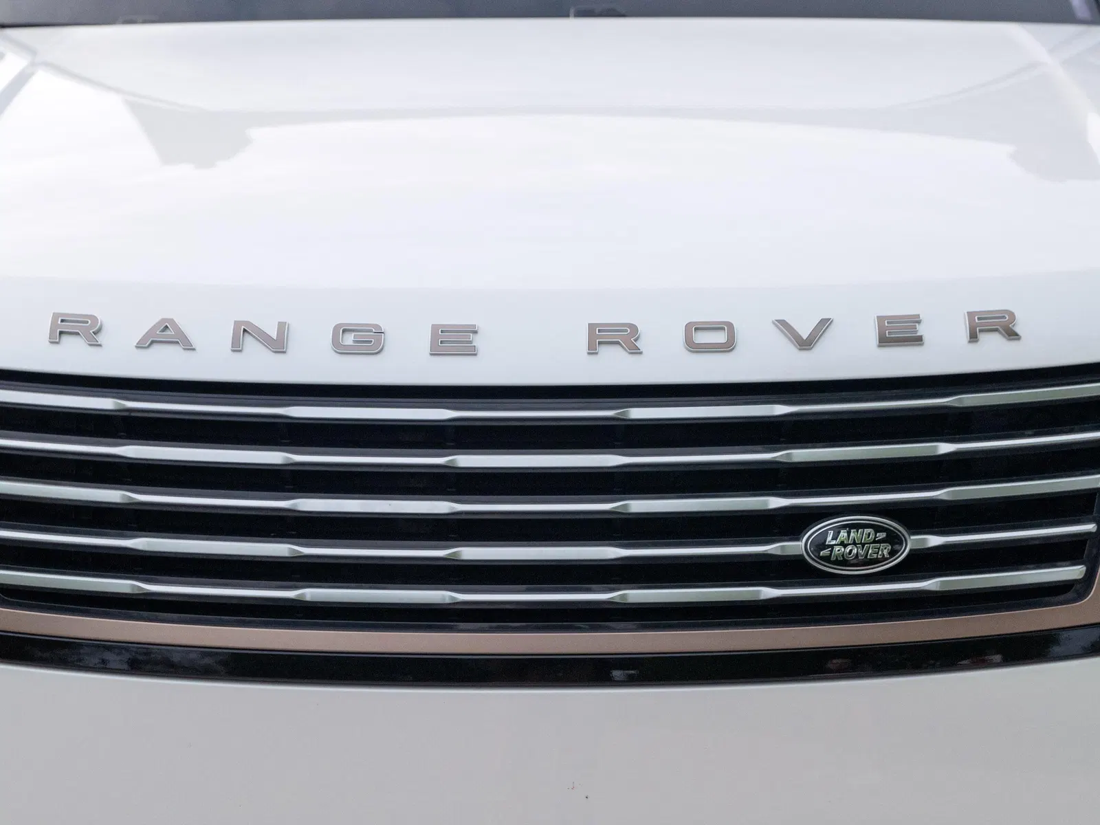 2022 Range Rover P530 SV LWB - 523-hp Turbocharged V8, AWD, Highly-Equipped, Unmodified