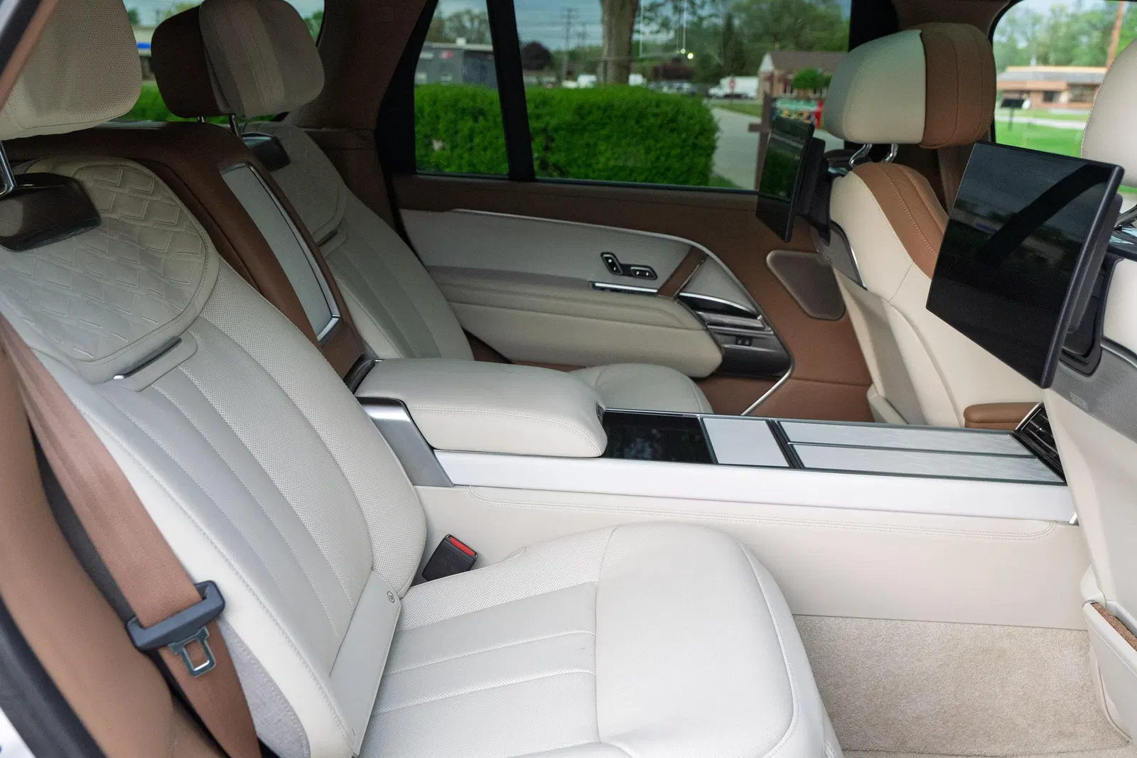 2022 Range Rover P530 SV LWB - 523-hp Turbocharged V8, AWD, Highly-Equipped, Unmodified