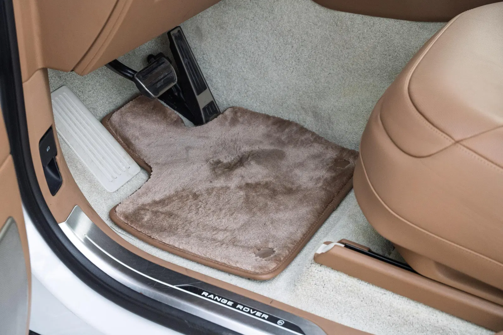 2022 Range Rover P530 SV LWB - 523-hp Turbocharged V8, AWD, Highly-Equipped, Unmodified