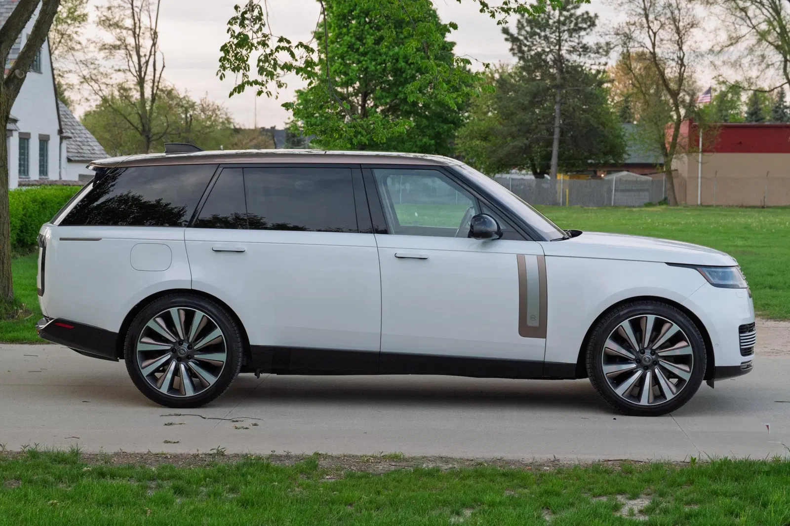 2022 Range Rover P530 SV LWB - 523-hp Turbocharged V8, AWD, Highly-Equipped, Unmodified