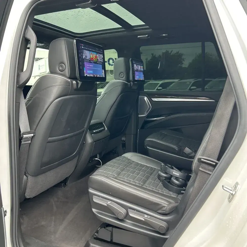 2025 Cadillac Escalade Sport Platinum