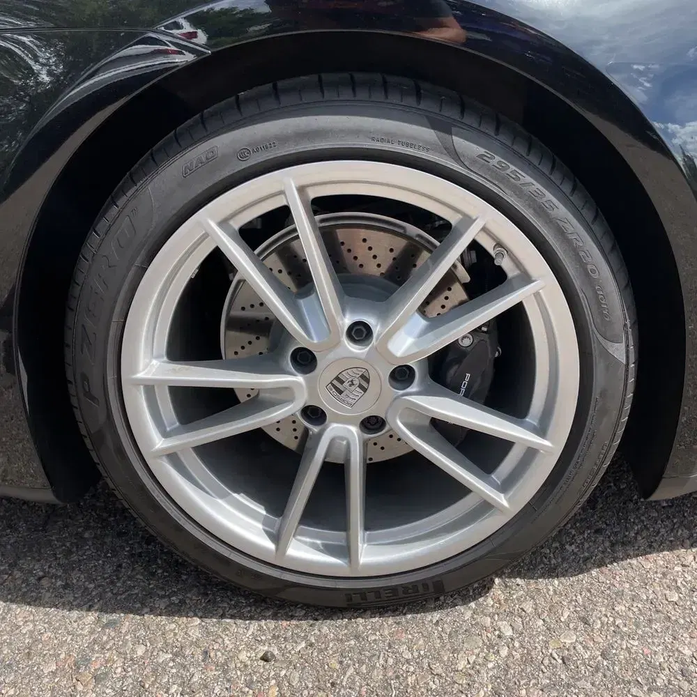 2025 Porsche 911 Carrera