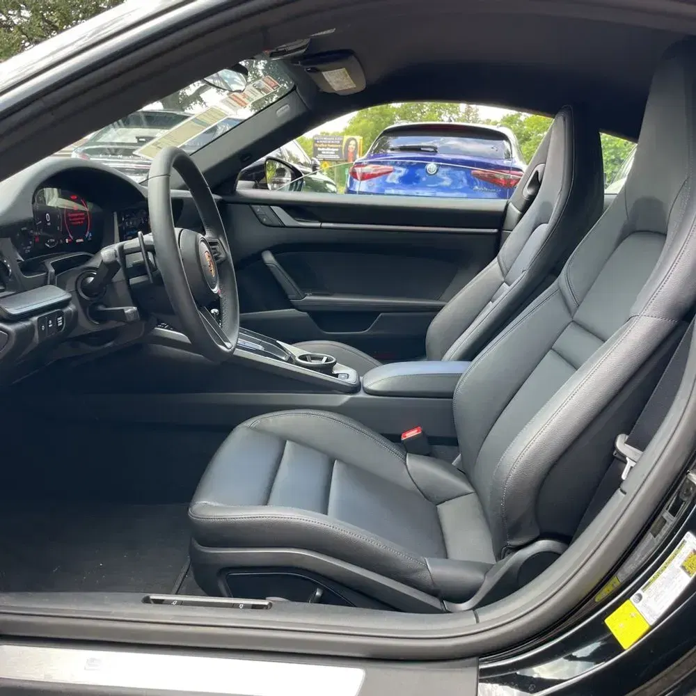 2025 Porsche 911 Carrera