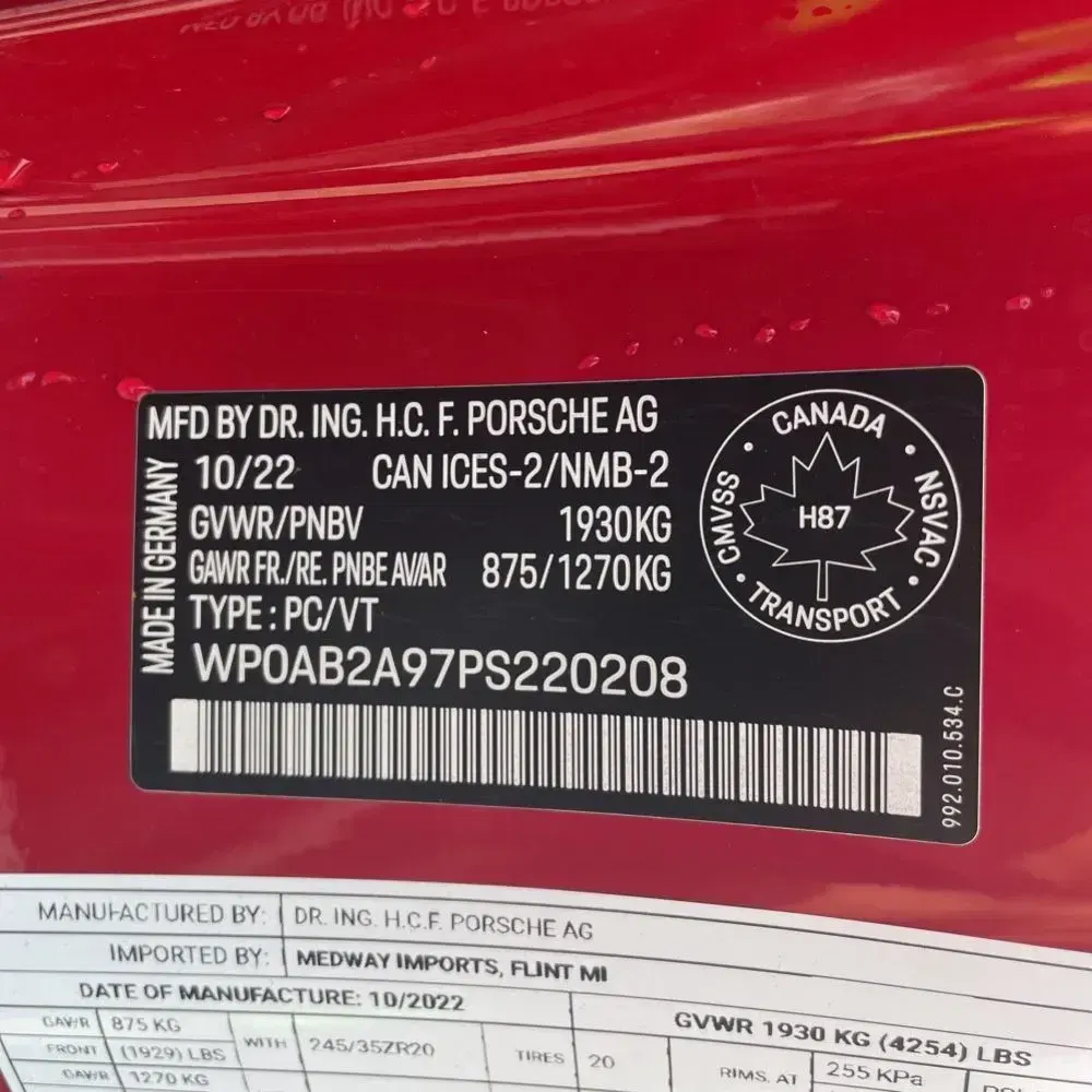 2023 Porsche 911 Carrera 4 GTS