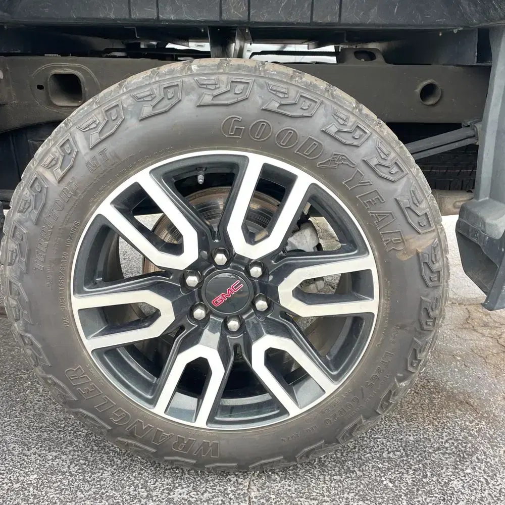 2023 GMC Sierra 1500 AT4