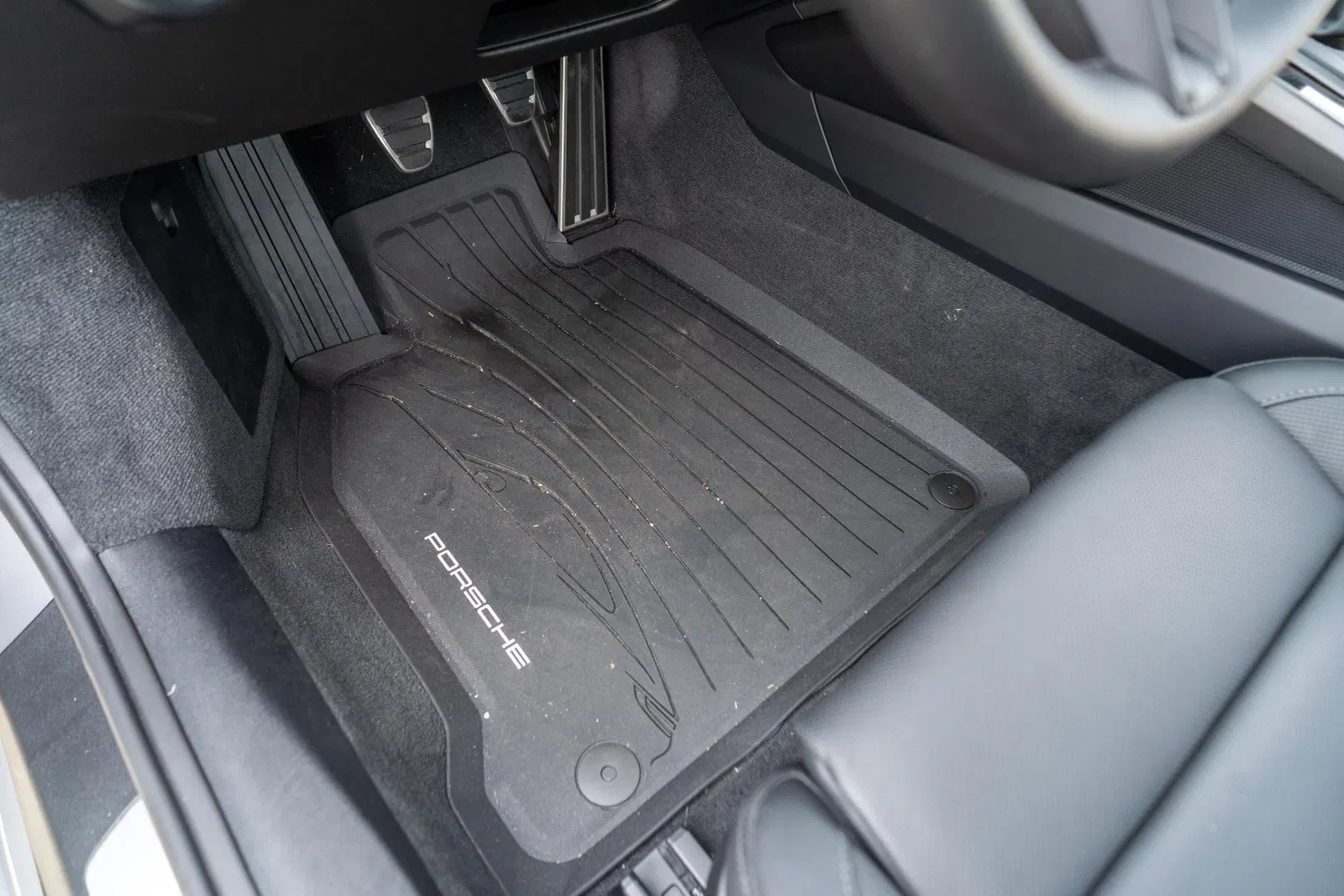 2024 Porsche 911 Carrera S Coupe - 4k Miles, 7-Speed Manual Transmission, SportDesign Package, 1 Owner