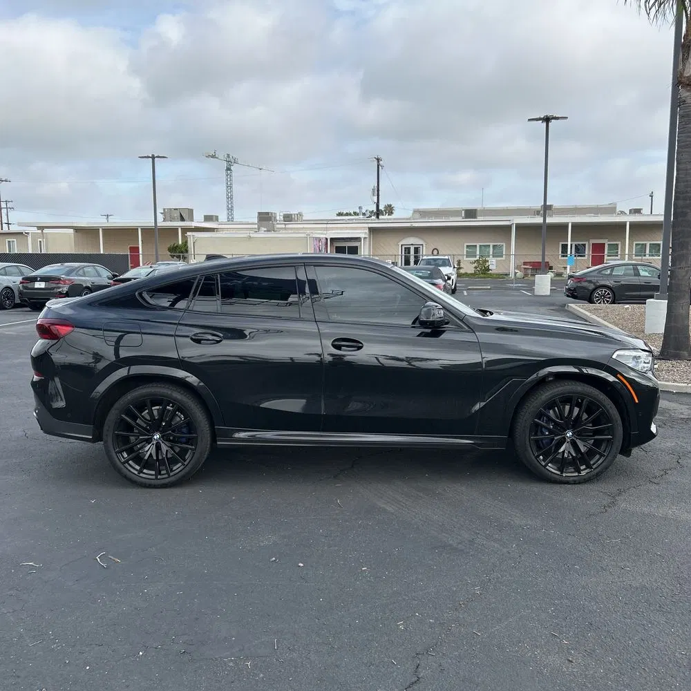 2022 BMW X6 M50i