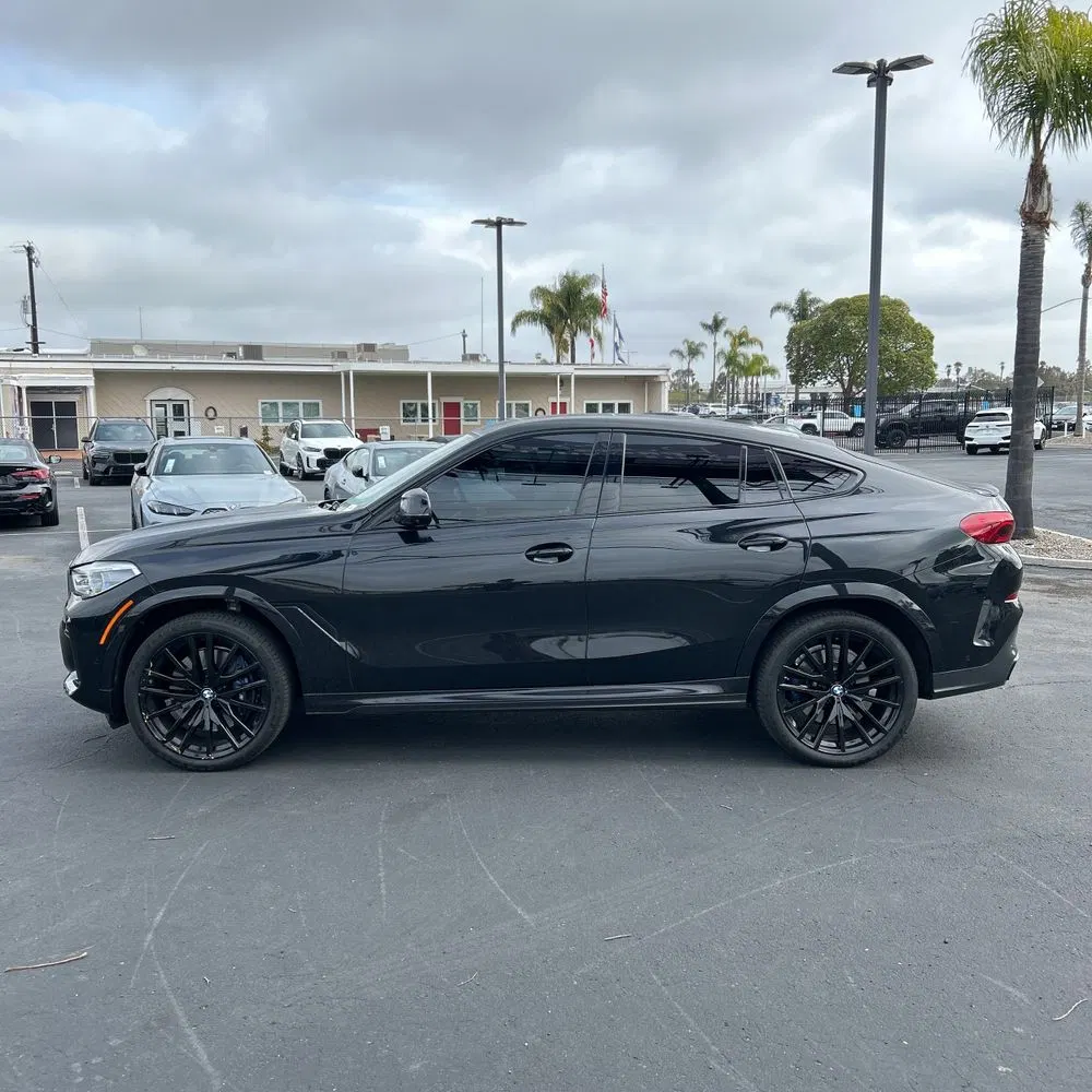 2022 BMW X6 M50i