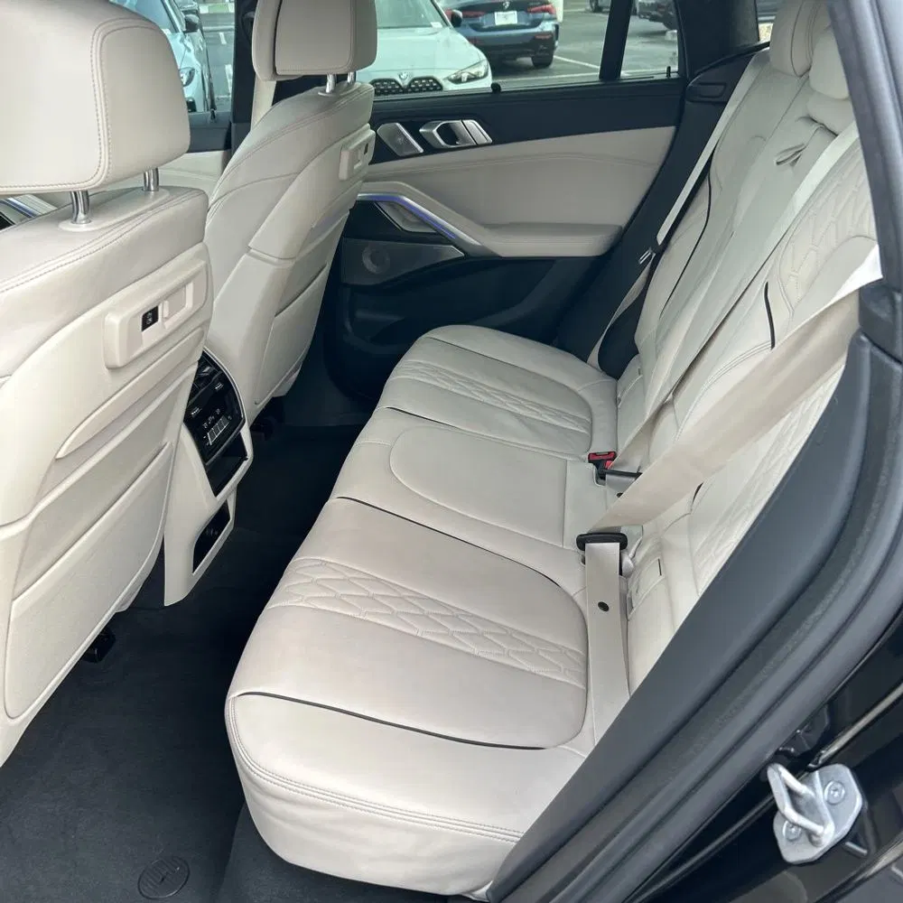 2022 BMW X6 M50i