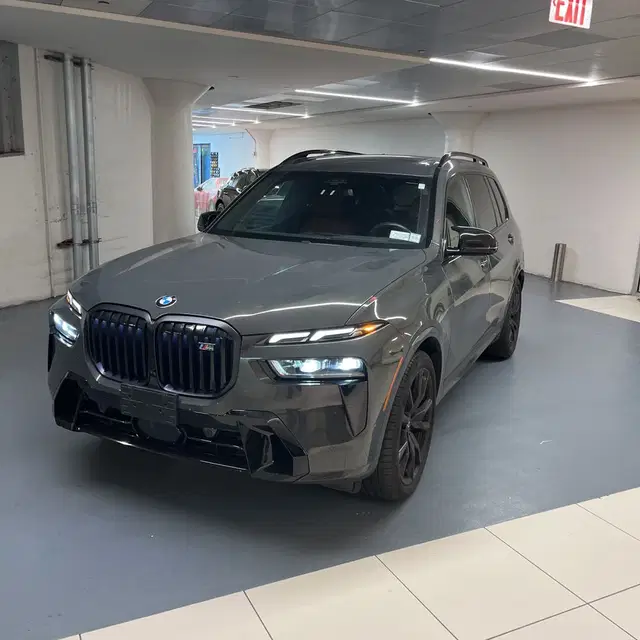 2025 BMW X7 M60i
