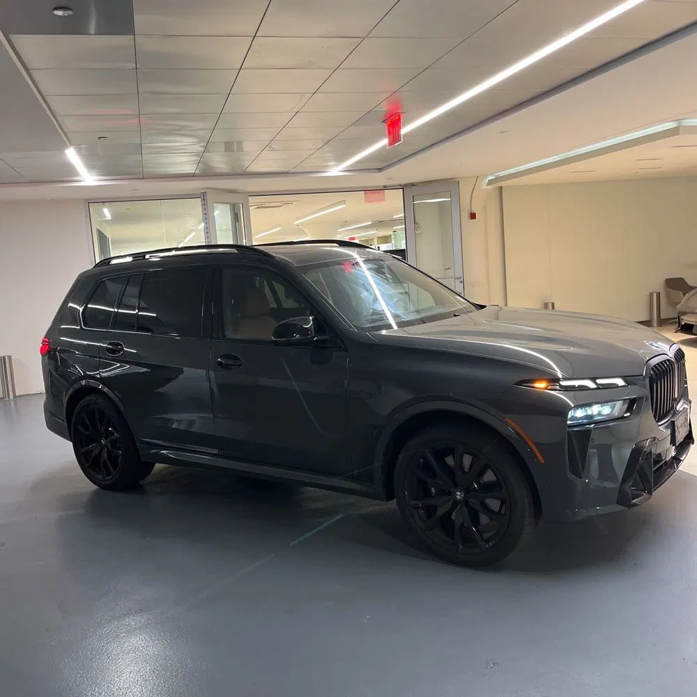 2025 BMW X7 M60i