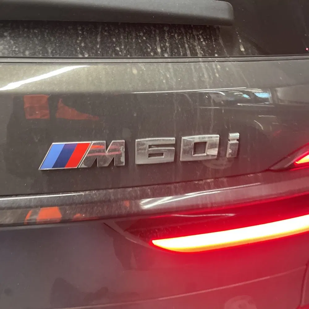 2025 BMW X7 M60i
