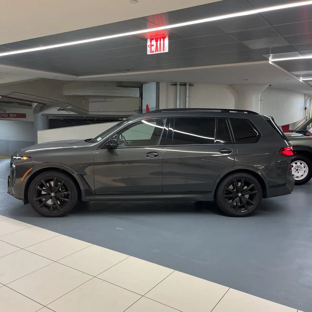 2025 BMW X7 M60i