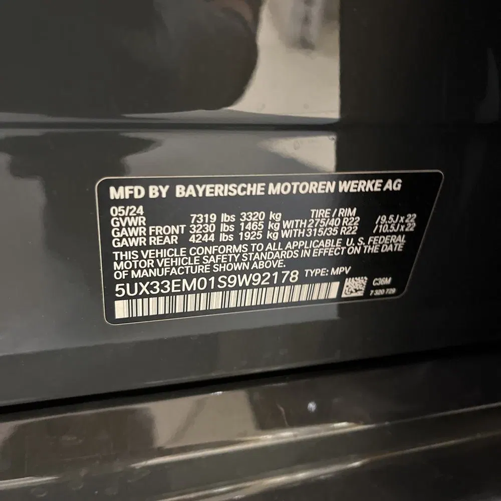 2025 BMW X7 M60i