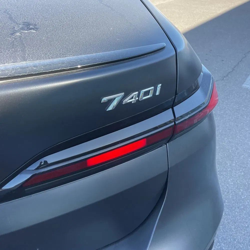 2023 BMW 7-Series 740i