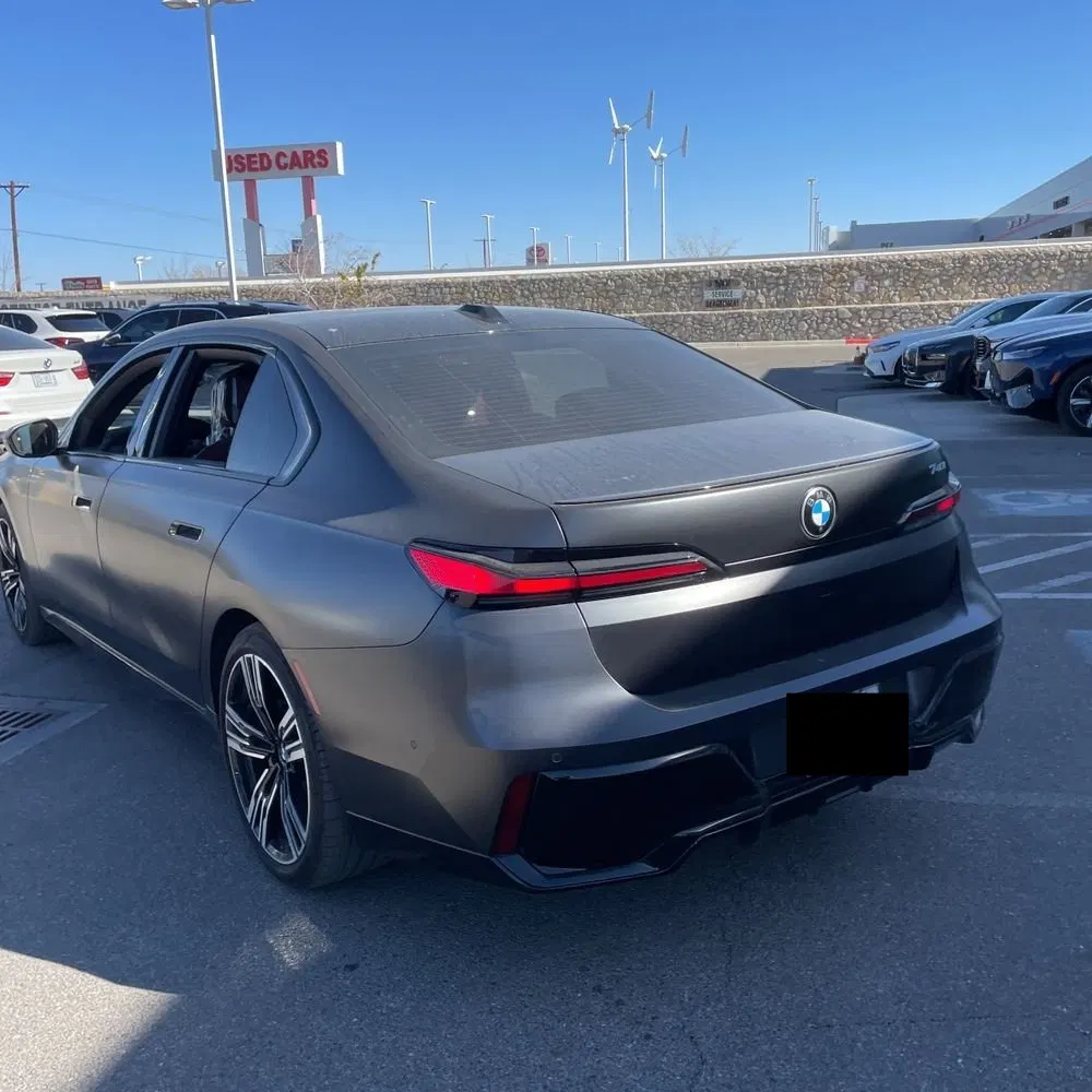 2023 BMW 7-Series 740i